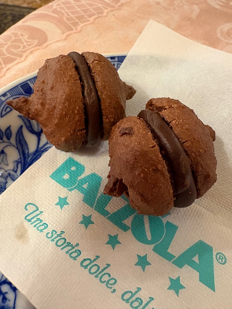 I BACI DI BALZOLA- I dolci della galanteria di Gabriele d’Annunzio